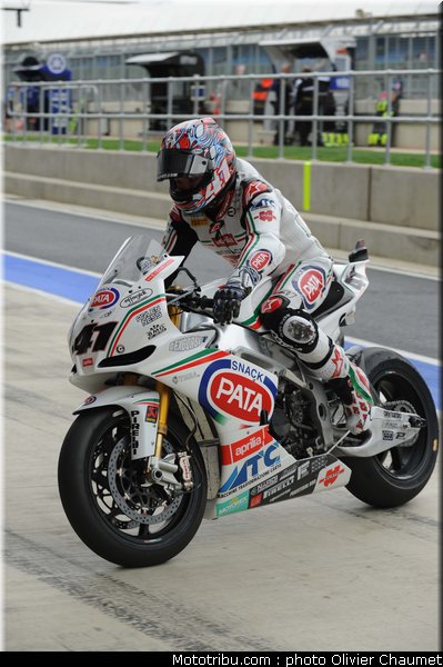 sbk_haga_008_angleterre_silverstone_2011