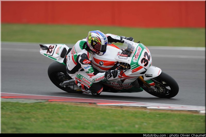 sbk_lai_004_angleterre_silverstone_2011