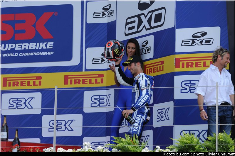 sbk_melandri_004_angleterre_silverstone_2011