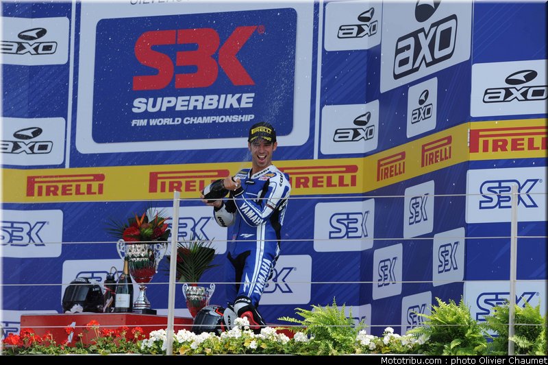 sbk_melandri_005_angleterre_silverstone_2011