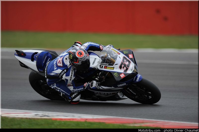 sbk_melandri_007_angleterre_silverstone_2011