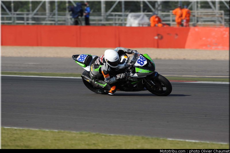 supersport_stapleford_001_angleterre_silverstone_2011