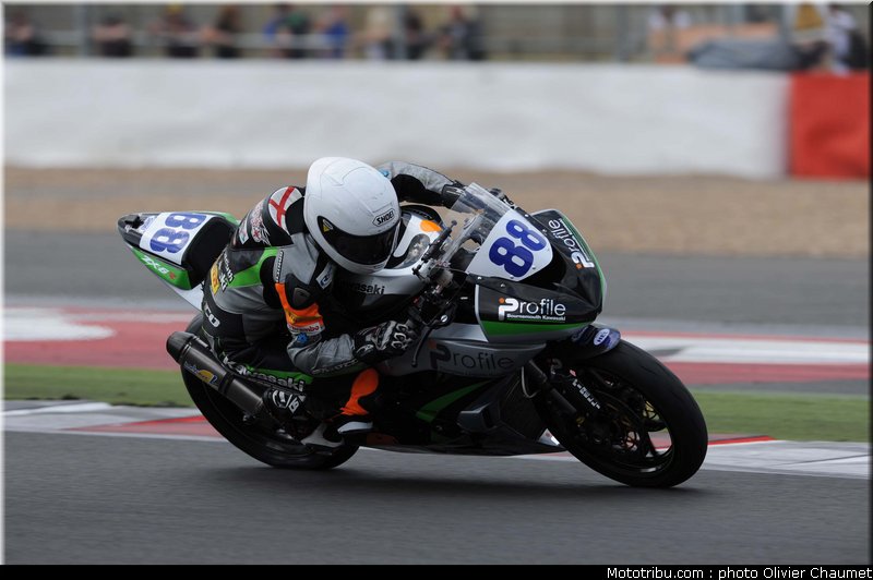 supersport_stapleford_004_angleterre_silverstone_2011
