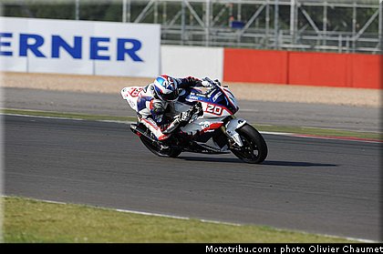 1000stk_barrier_004_angleterre_silverstone_2011.jpg