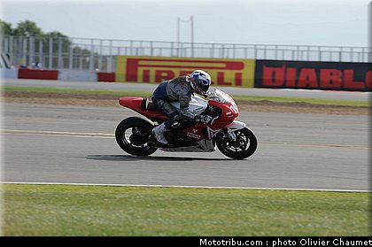 1000stk_costello_001_angleterre_silverstone_2011.jpg