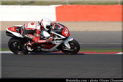 1000stk_svitok_002_angleterre_silverstone_2011.jpg
