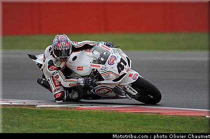 sbk_haga_004_angleterre_silverstone_2011.jpg