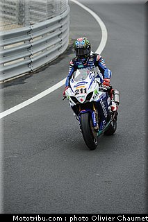 sbk_hopkins_012_angleterre_silverstone_2011.jpg