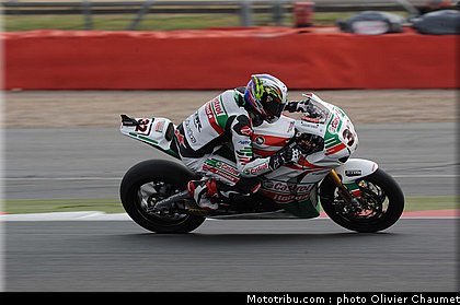 sbk_lai_002_angleterre_silverstone_2011.jpg
