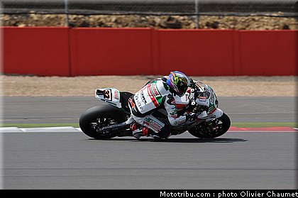sbk_lai_003_angleterre_silverstone_2011.jpg