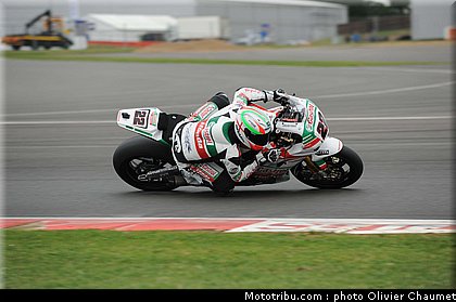 sbk_lowes_a_005_angleterre_silverstone_2011.jpg