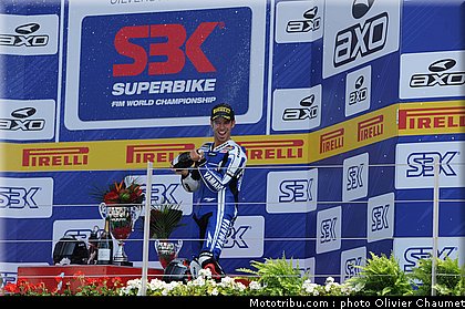 sbk_melandri_005_angleterre_silverstone_2011.jpg