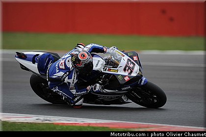 sbk_melandri_007_angleterre_silverstone_2011.jpg