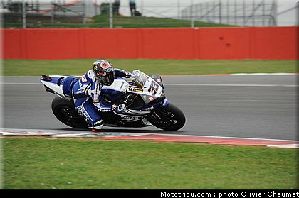 sbk_melandri_008_angleterre_silverstone_2011.jpg