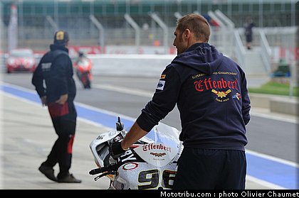 sbk_smrz_005_angleterre_silverstone_2011.jpg