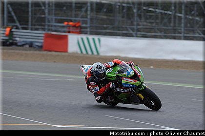 supersport_salom_003_angleterre_silverstone_2011.jpg