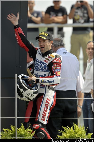 sbk_checa_012_angleterre_silverstone_2011
