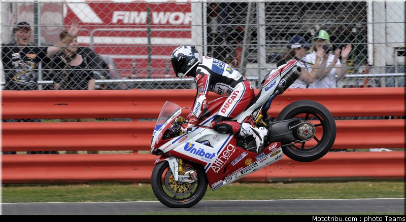 sbk_checa_020_angleterre_silverstone_2011