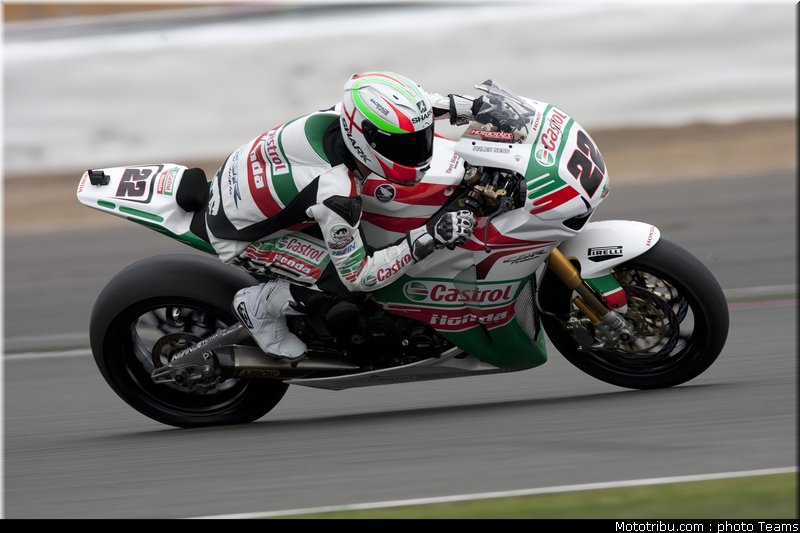 sbk_lowes_a_003_angleterre_silverstone_2011