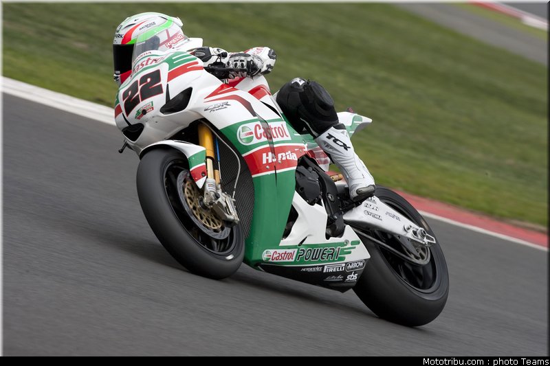sbk_lowes_a_006_angleterre_silverstone_2011