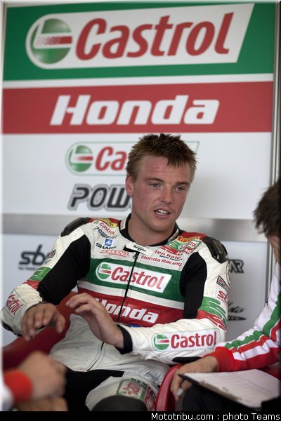 sbk_lowes_a_008_angleterre_silverstone_2011