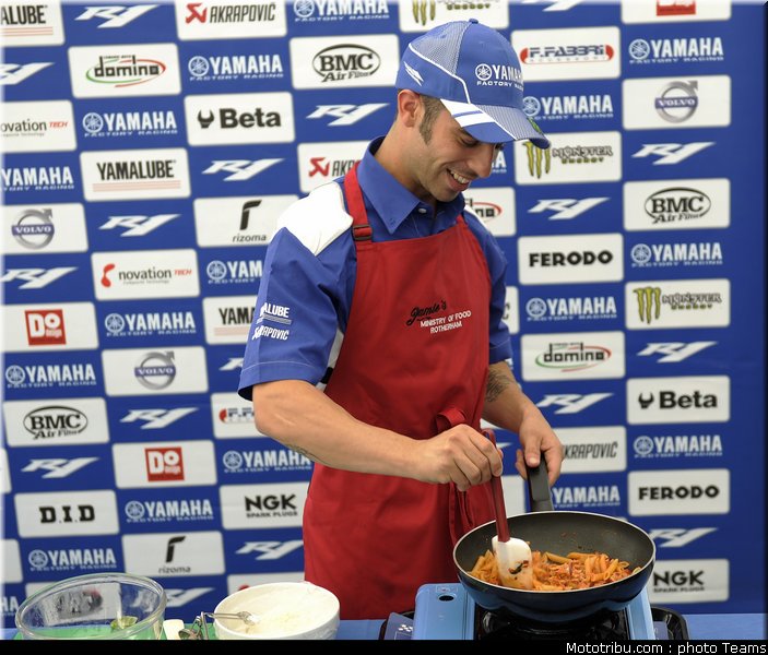 sbk_melandri_001_angleterre_silverstone_2011