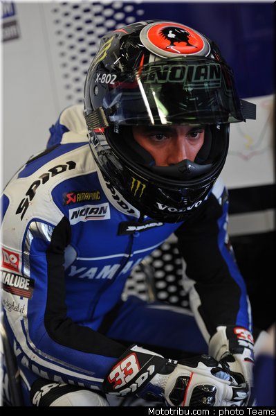 sbk_melandri_005_angleterre_silverstone_2011