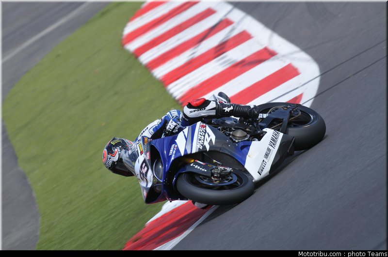 sbk_melandri_007_angleterre_silverstone_2011