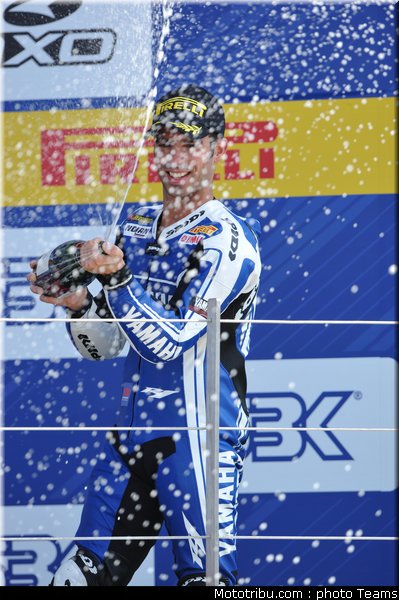 sbk_melandri_009_angleterre_silverstone_2011