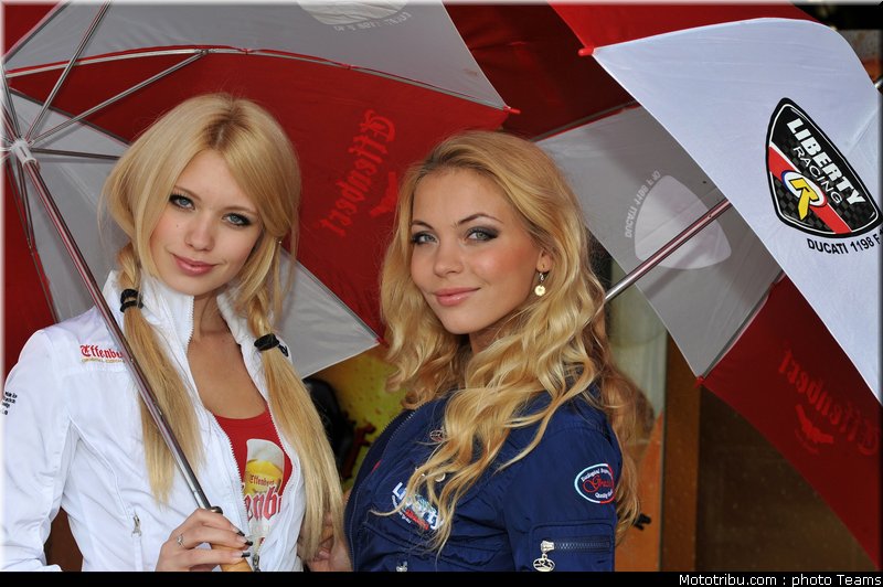 sbk_pitbabe_006_angleterre_silverstone_2011