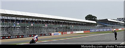 1000stk_petrucci_001_angleterre_silverstone_2011.jpg