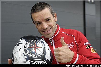sbk_checa_003_angleterre_silverstone_2011.jpg