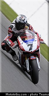 sbk_checa_017_angleterre_silverstone_2011.jpg