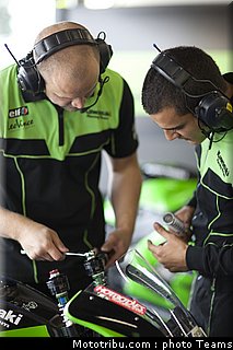 sbk_kawasaki_001_angleterre_silverstone_2011.jpg