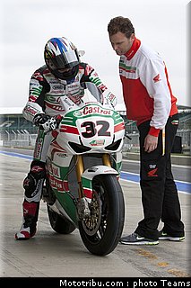 sbk_lai_004_angleterre_silverstone_2011.jpg