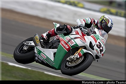 sbk_lai_008_angleterre_silverstone_2011.jpg
