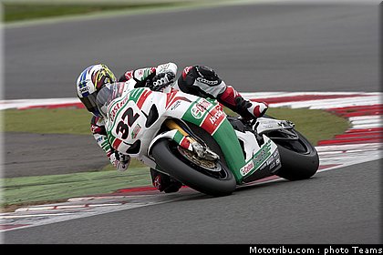 sbk_lai_011_angleterre_silverstone_2011.jpg