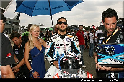 sbk_pitbabe_020_angleterre_silverstone_2011.JPG