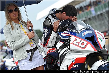 sbk_pitbabe_024_angleterre_silverstone_2011.jpg