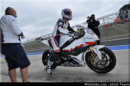 sbk_toseland_004_angleterre_silverstone_2011.jpg