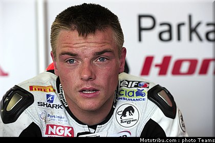 supersport_lowes_002_angleterre_silverstone_2011.jpg