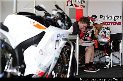 supersport_praia_002_angleterre_silverstone_2011.jpg