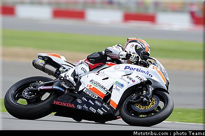 supersport_praia_003_angleterre_silverstone_2011.jpg