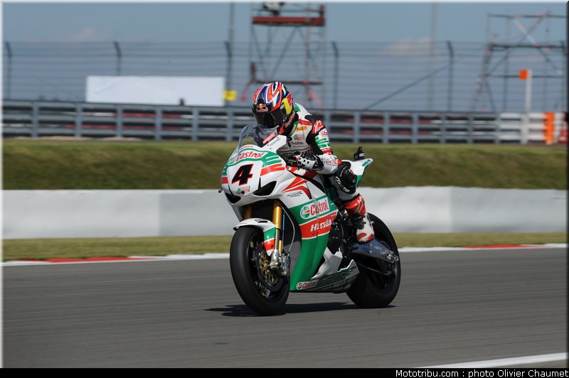 sbk_rea_001_allemagne_nurburgring_2011
