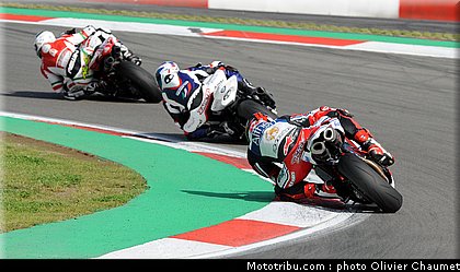 1000_stk_025_allemagne_nurburgring_2011.jpg