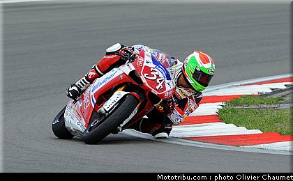 1000_stk_giugliano_002_allemagne_nurburgring_2011.jpg