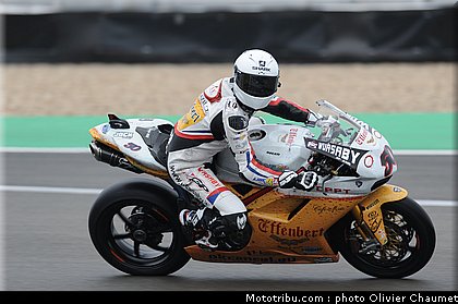 sbk_guintoli_010_allemagne_nurburgring_2011.jpg
