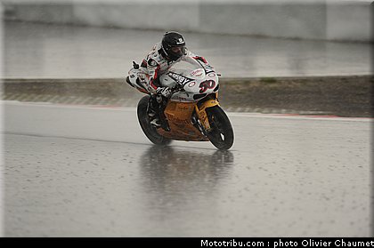 sbk_guintoli_013_allemagne_nurburgring_2011.jpg