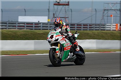 sbk_rea_001_allemagne_nurburgring_2011.jpg