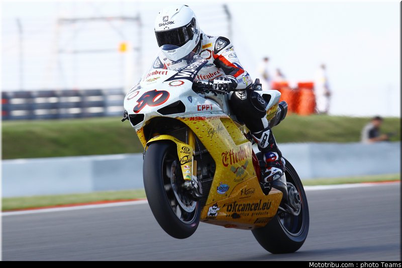 sbk_guintoli_001_allemagne_nurburgring_2011